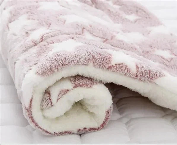 Ultra Soft Cat Blanket – Cozy Flannel Blanket with Cats, Hypoallergenic and Machine Washable, Perfect for All Cats