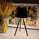 VersaLamp - Modern Desk Lamp with Customizable Stand