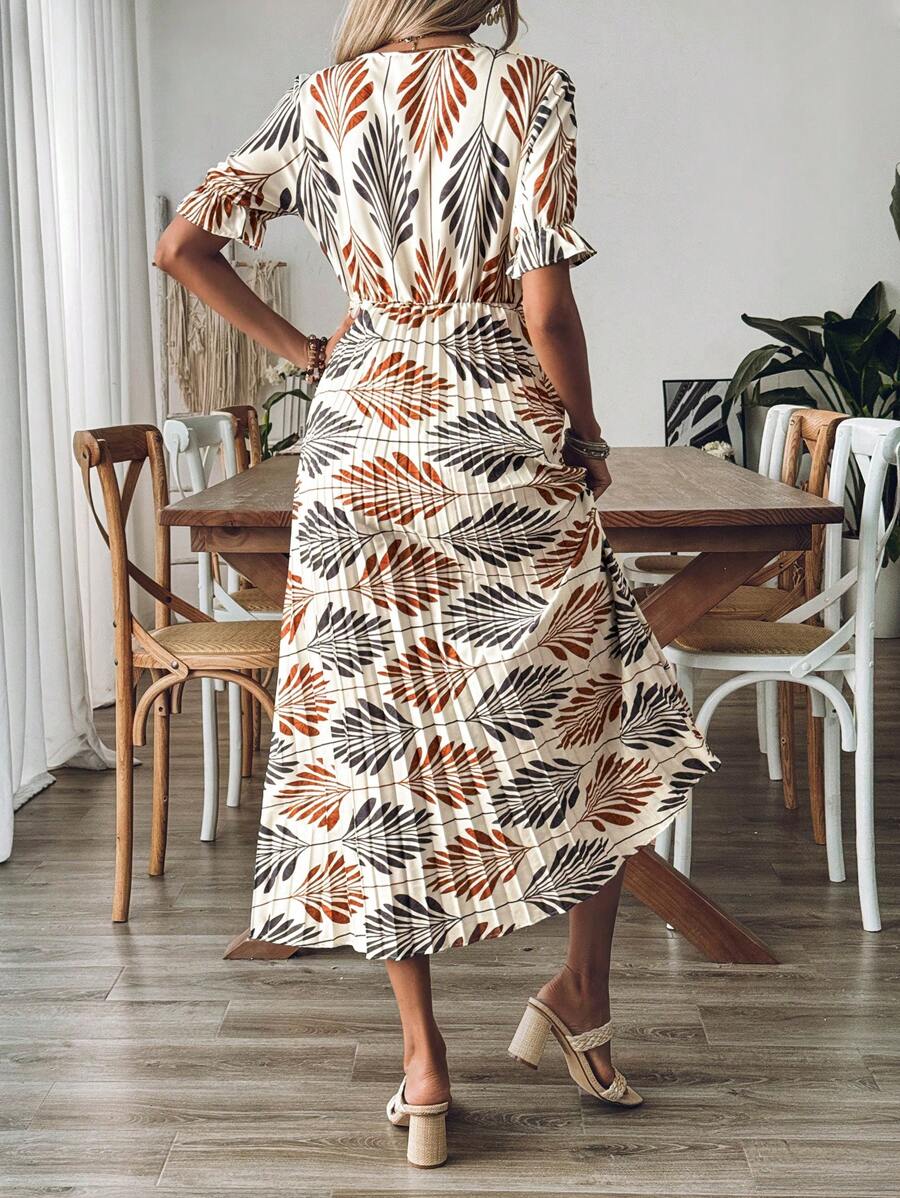 Women's Boho Maxi Dress with Flattering V-Neck for Summer Elegance