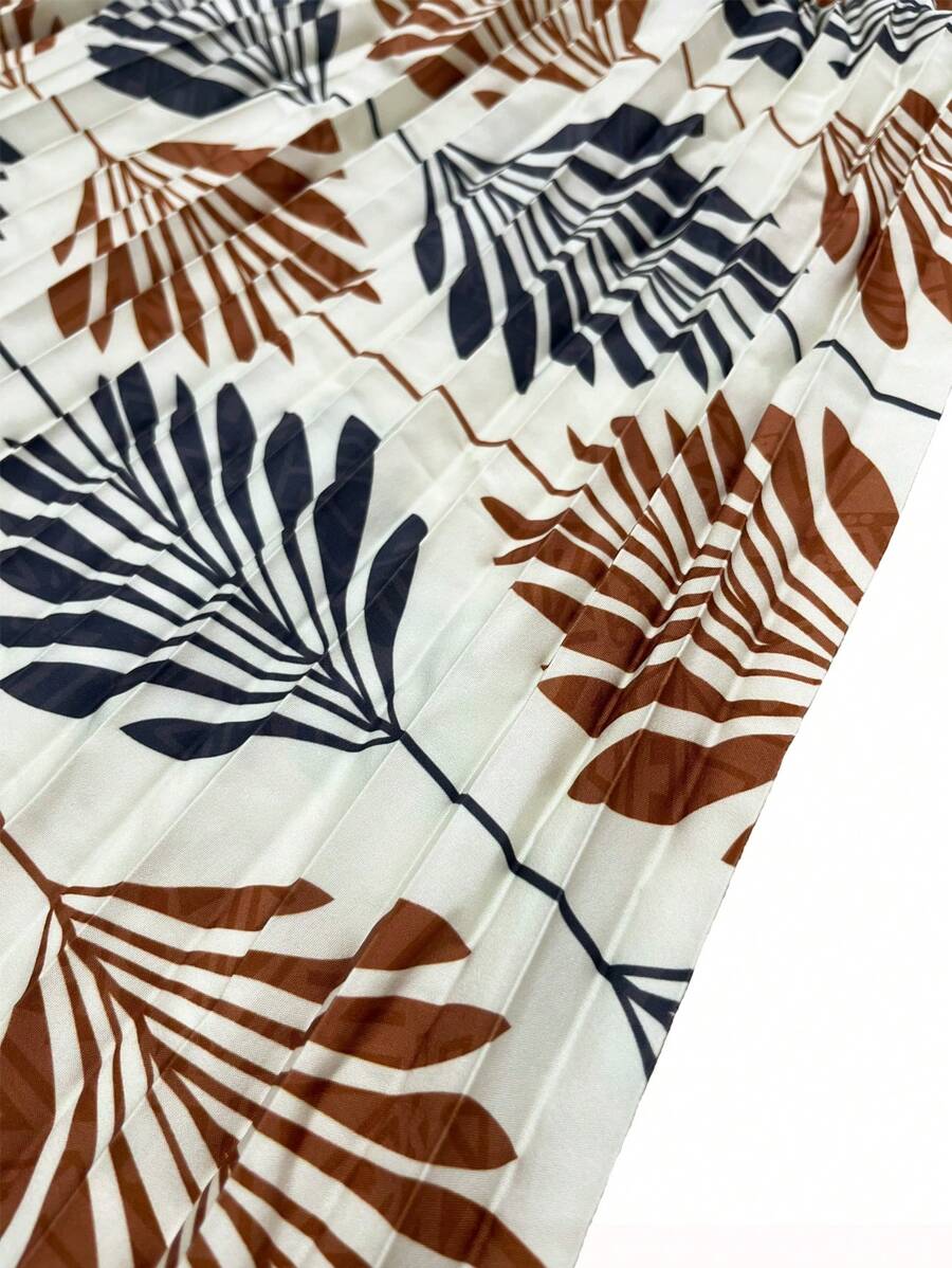 Women's Boho Maxi Dress with Flattering V-Neck for Summer Elegance