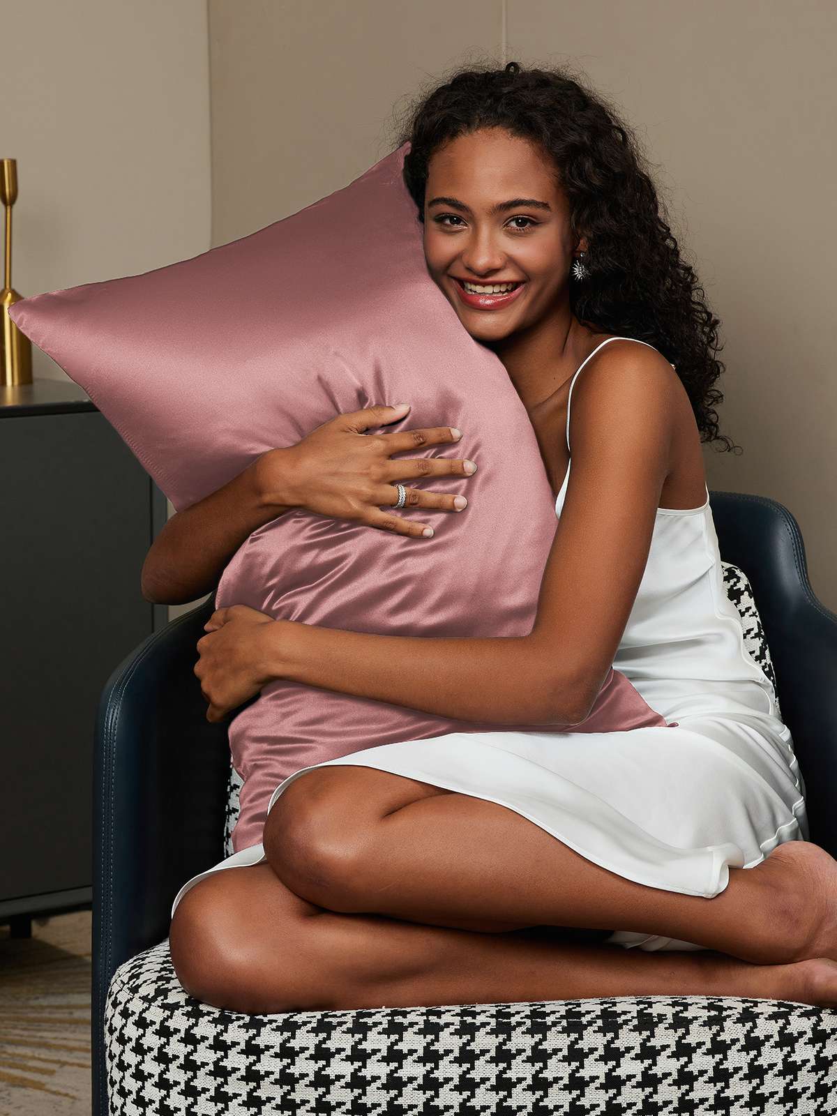 SilkenDreams - 100% Mulberry Silk Pillowcase with Hidden Zipper