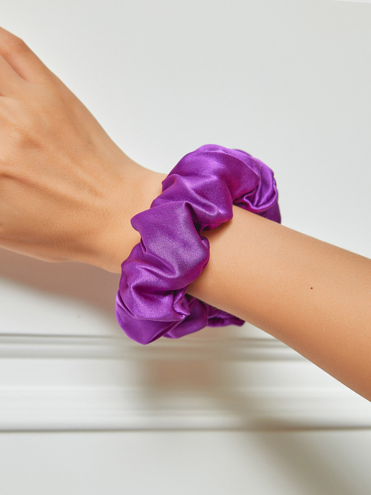 VelvetSilk - Midnight Silk Hair Scrunchies (3.5 cm)