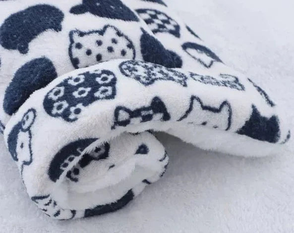 Ultra Soft Cat Blanket – Cozy Flannel Blanket with Cats, Hypoallergenic and Machine Washable, Perfect for All Cats
