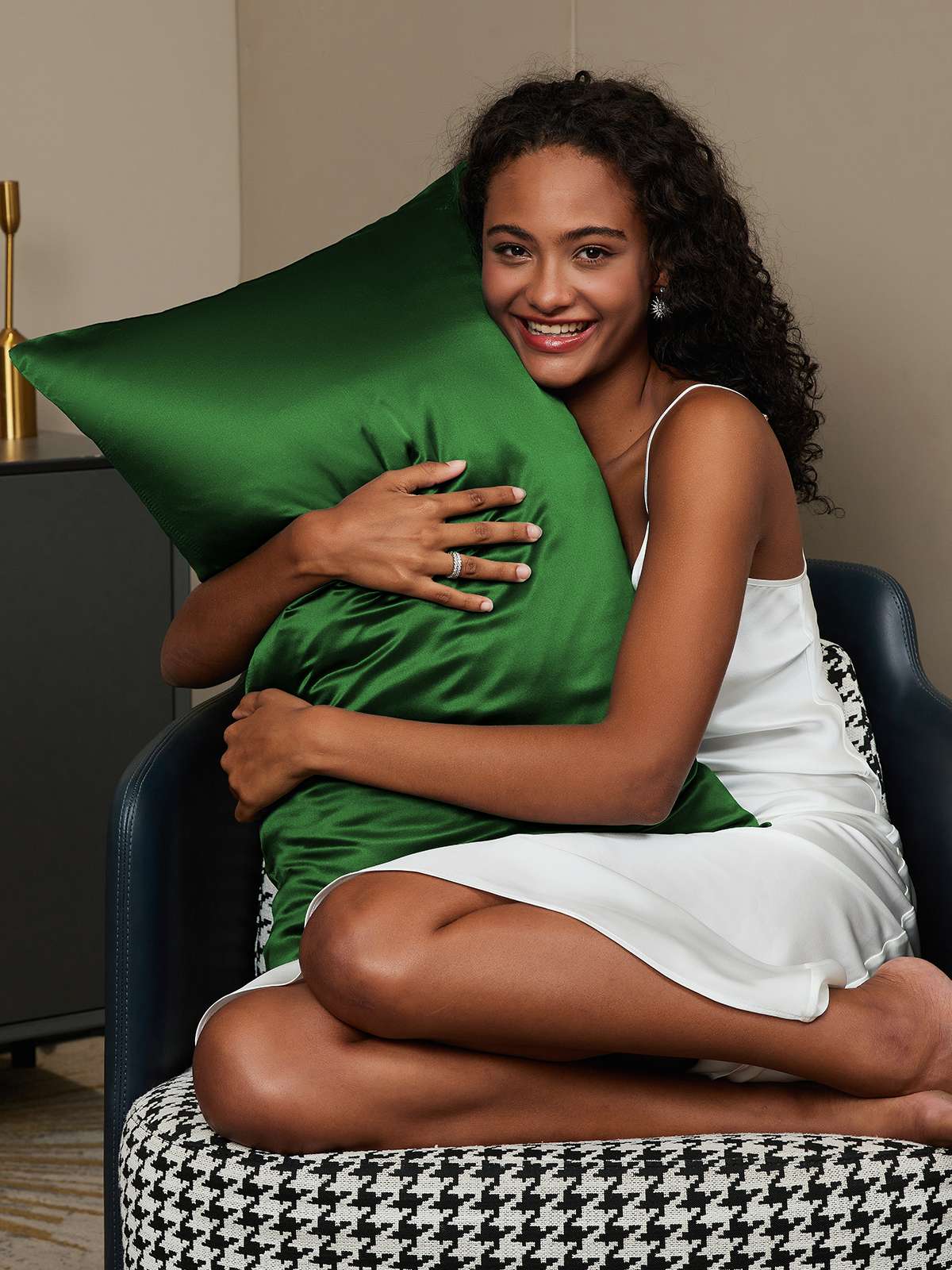 SilkenDreams - 100% Mulberry Silk Pillowcase with Hidden Zipper