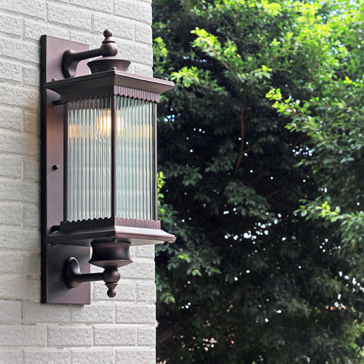 Vintage Black Outdoor Wall Lantern - Classic Rectangular Design for Gardens