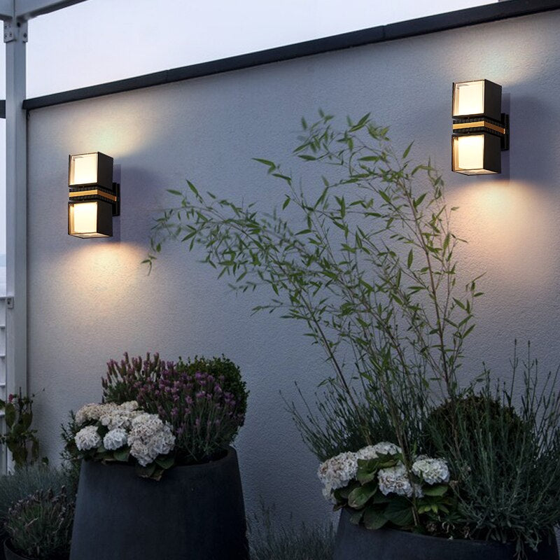 Adjustable Waterproof Outdoor Wall Lamp – Stylish Black Wall Sconce Lighting for Garden and Terrace