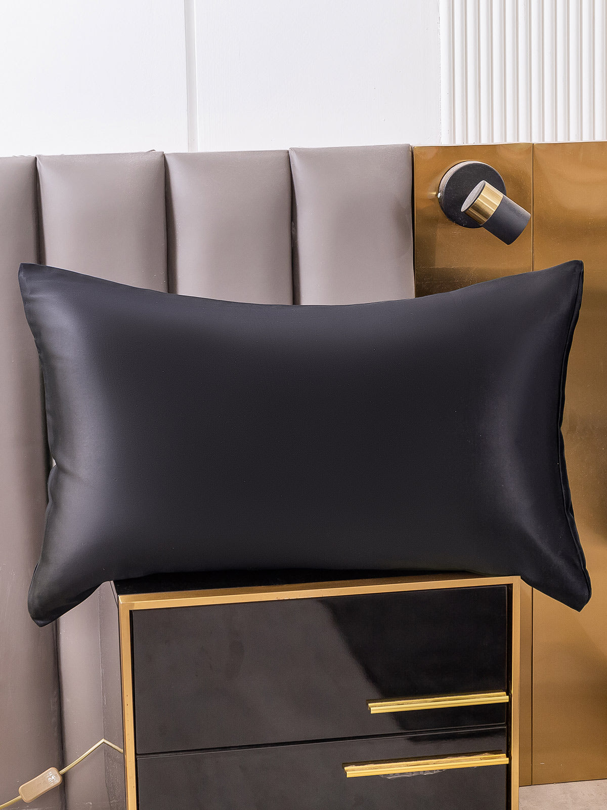 SilkenDreams - 100% Mulberry Silk Pillowcase with Hidden Zipper