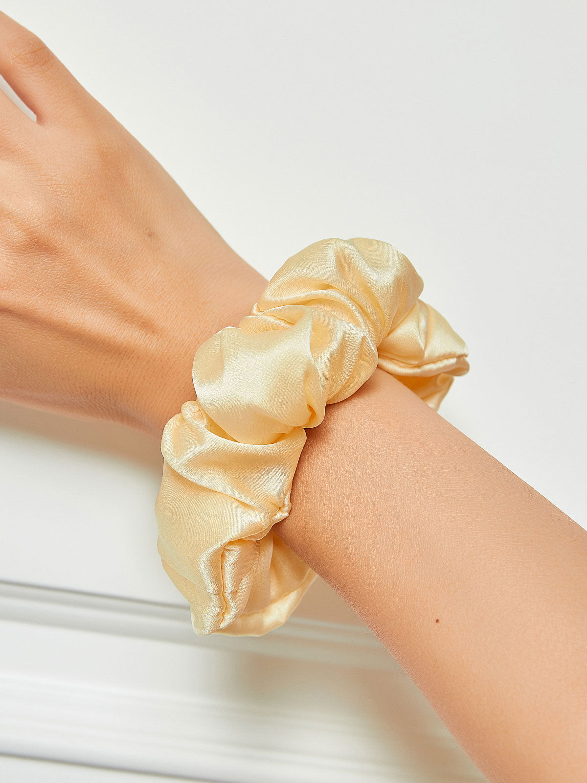 VelvetSilk - Midnight Silk Hair Scrunchies (3.5 cm)