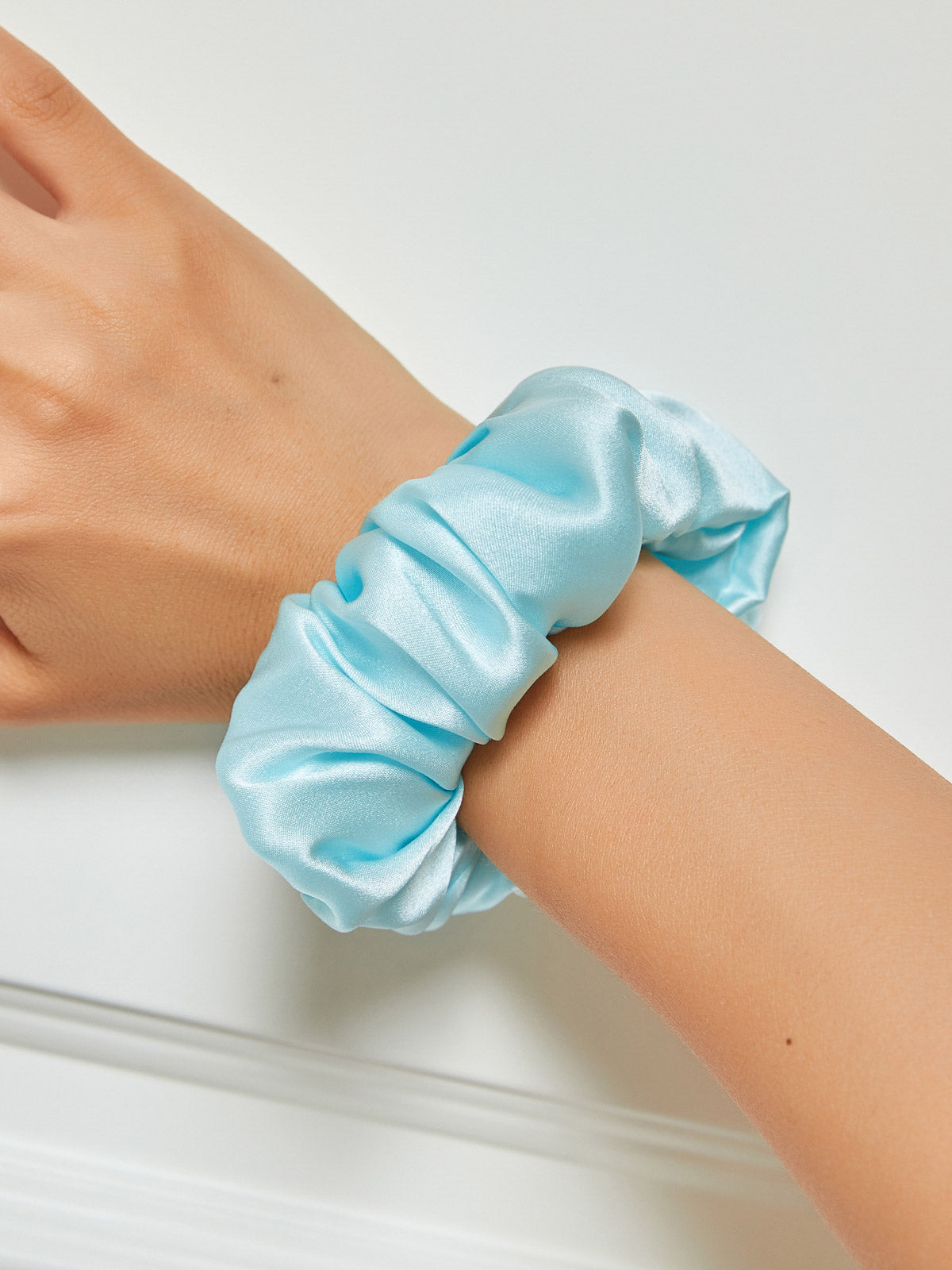VelvetSilk - Midnight Silk Hair Scrunchies (3.5 cm)