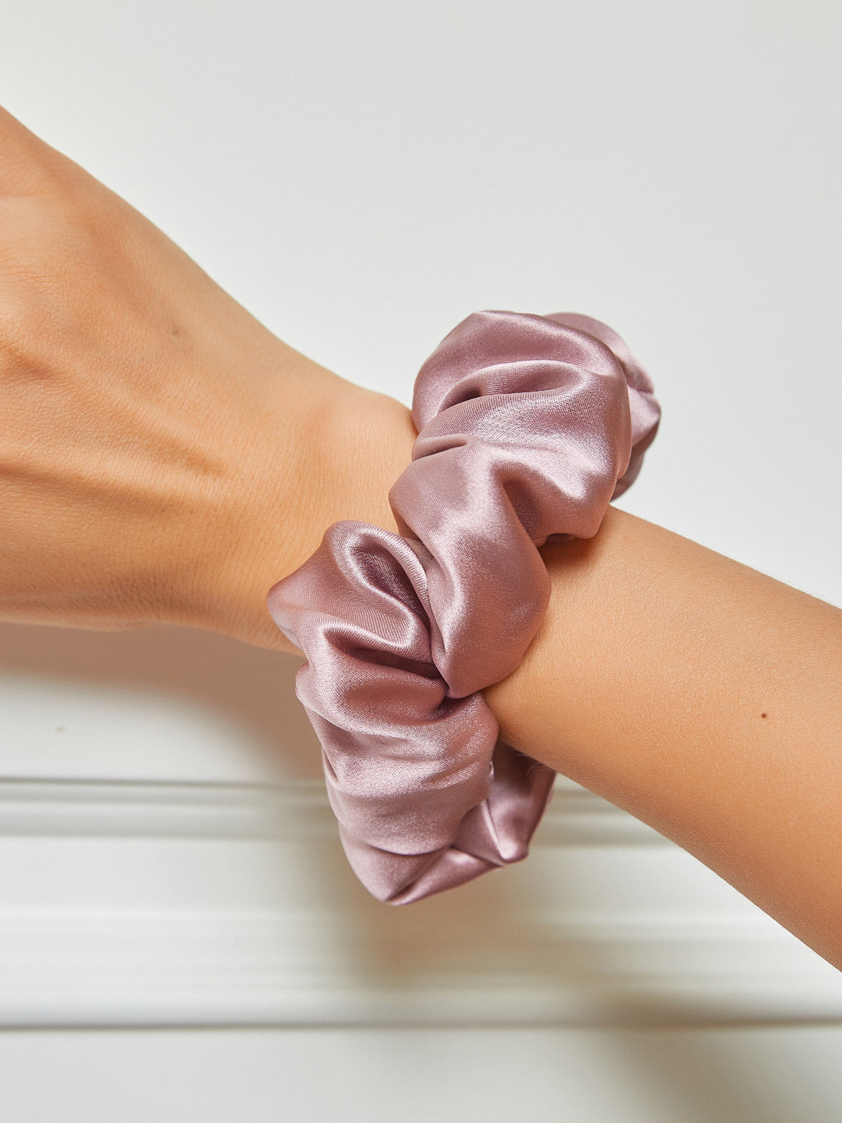 VelvetSilk - Midnight Silk Hair Scrunchies (3.5 cm)