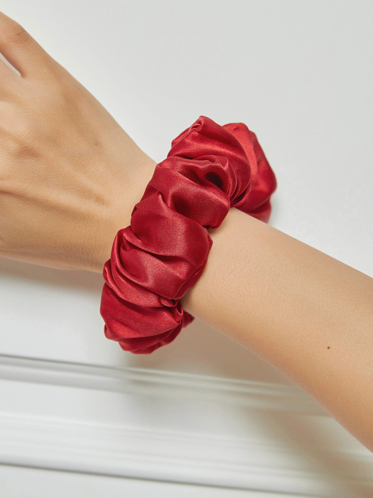 VelvetSilk - Midnight Silk Hair Scrunchies (3.5 cm)