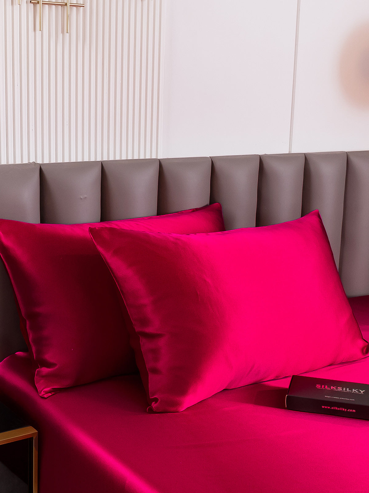 VelvetLuxe - Mulberry Silk Pillowcase Set with Envelope Closure