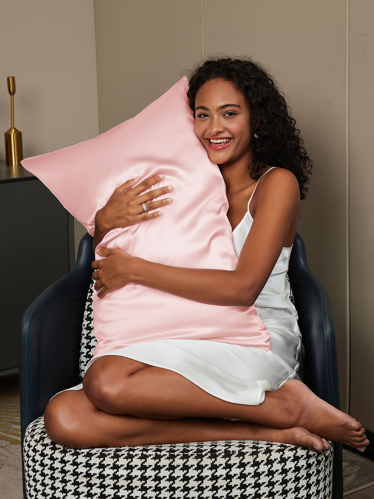 SilkenDreams - 100% Mulberry Silk Pillowcase with Hidden Zipper