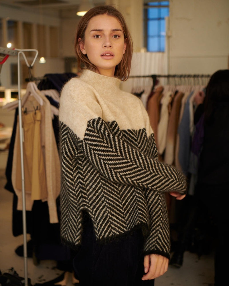 SnugLoom - Chic High-Neck Knitwear