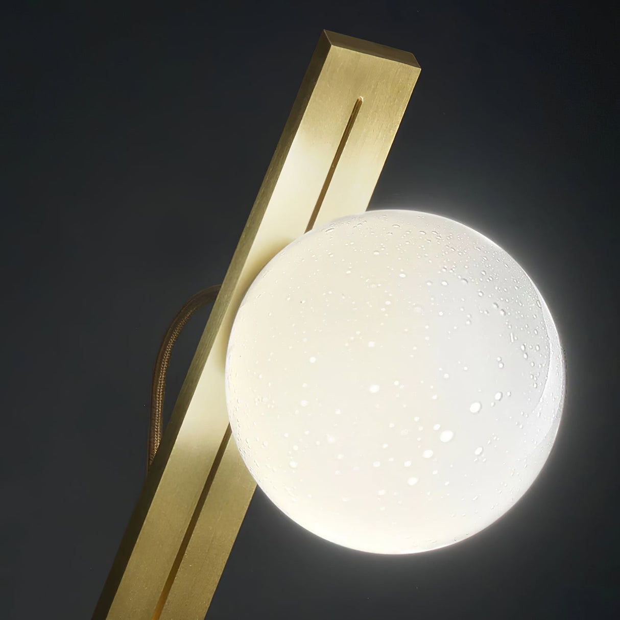ArandelaGlow - Modern Desk Light
