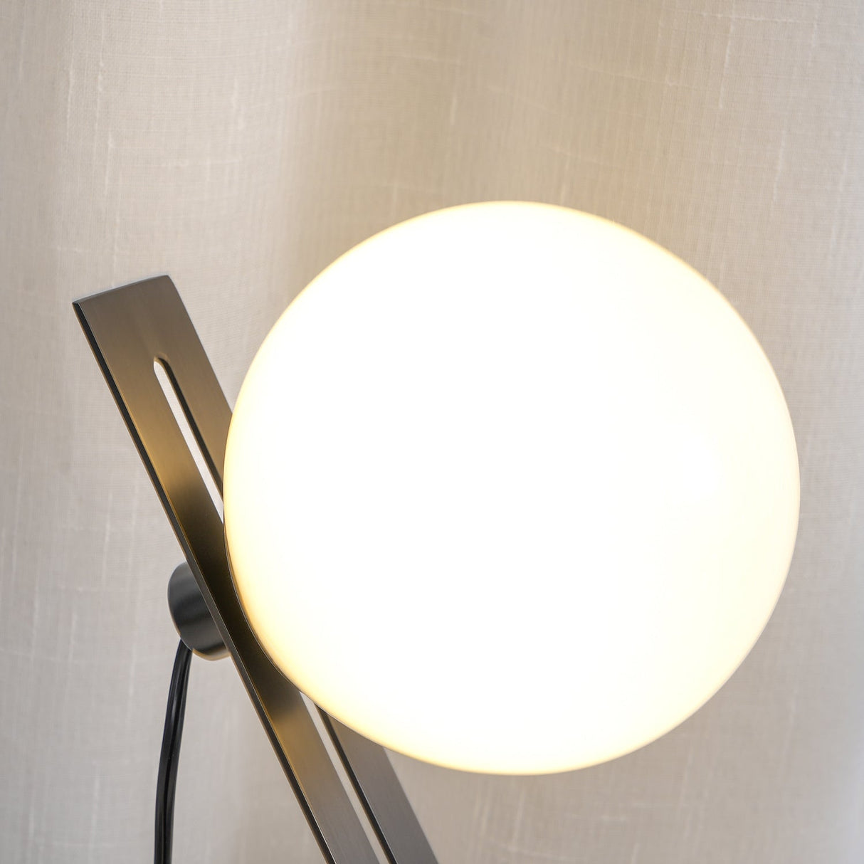 ArandelaGlow - Modern Desk Light