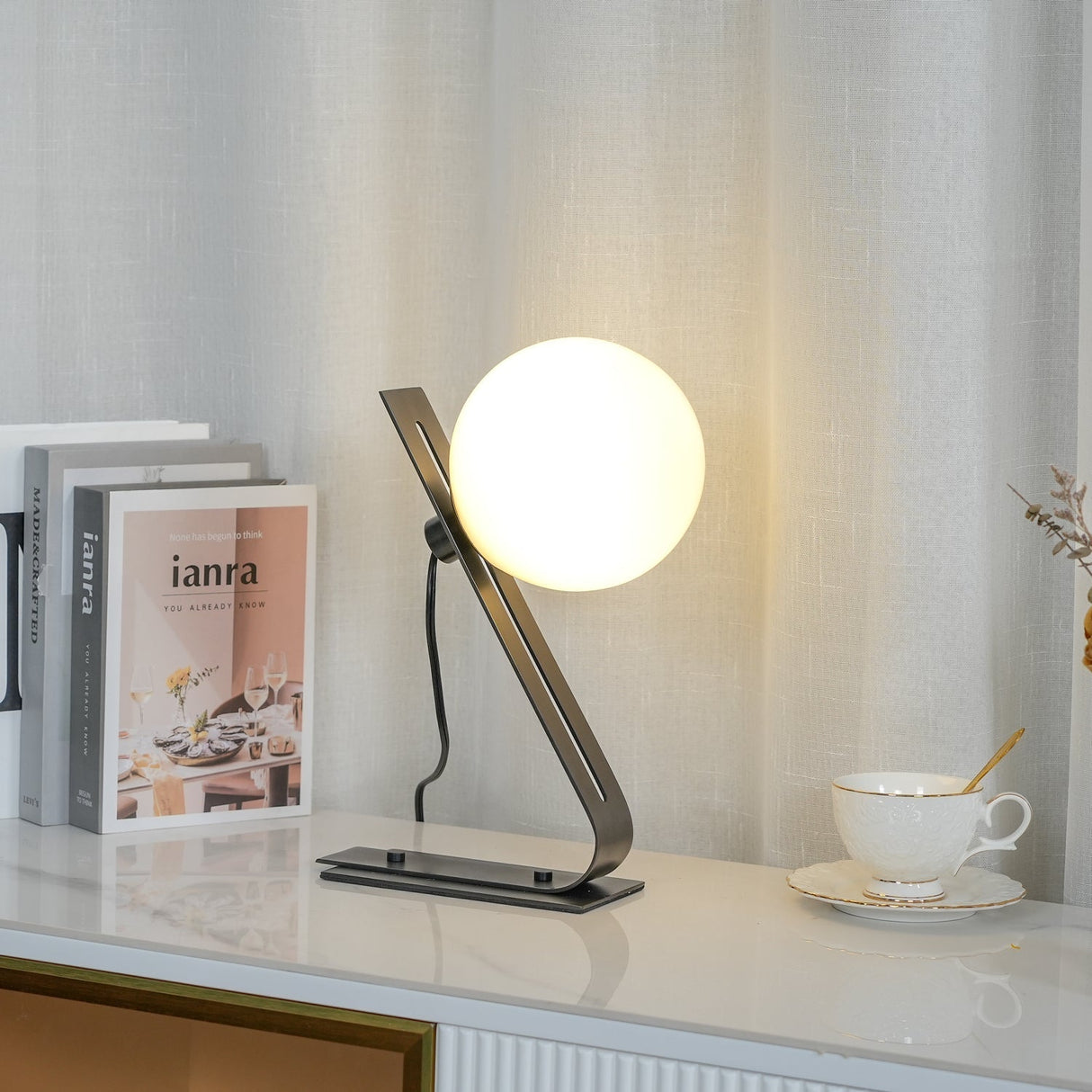 ArandelaGlow - Modern Desk Light