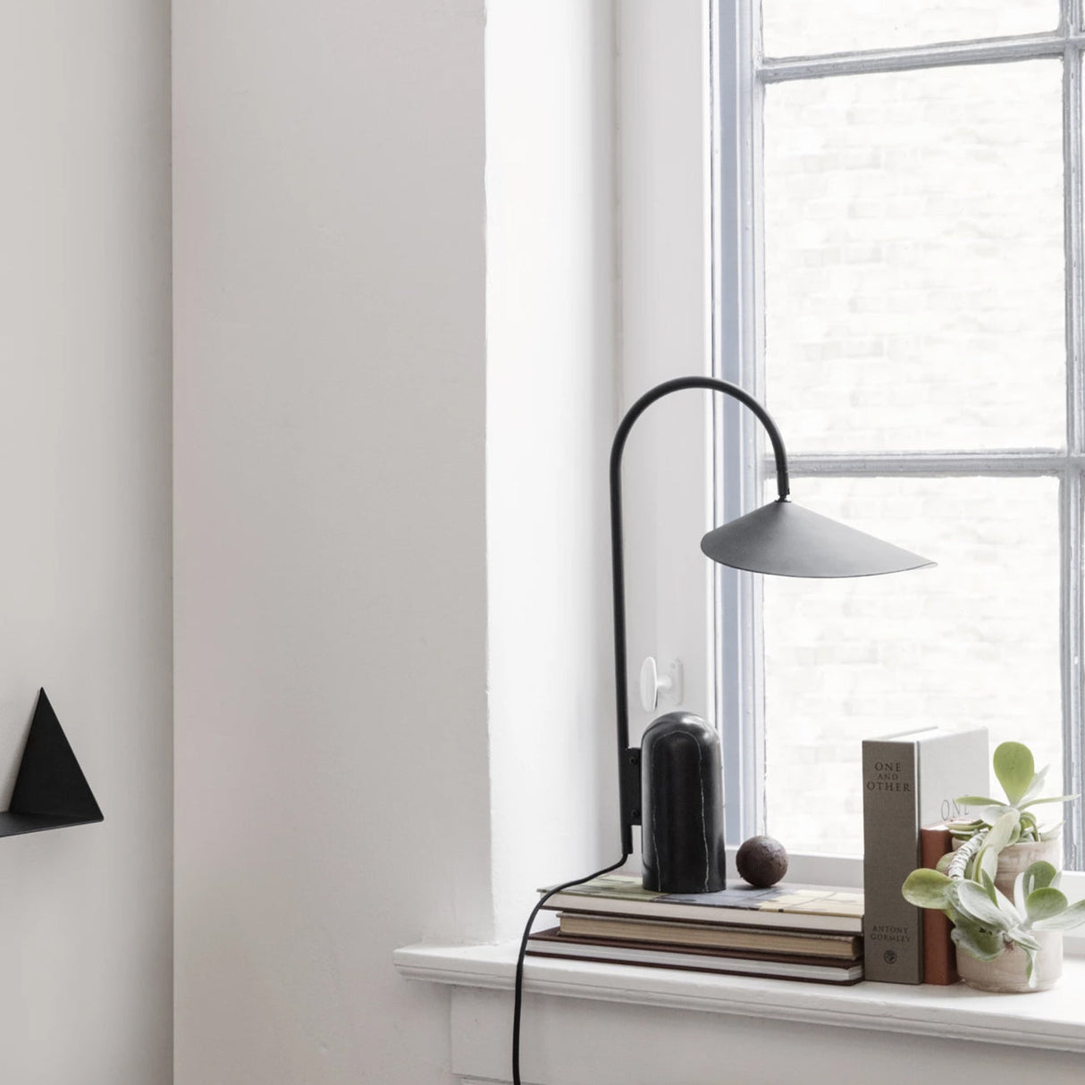 VerbaLume – Contemporary Adjustable Lighting Table Lamp