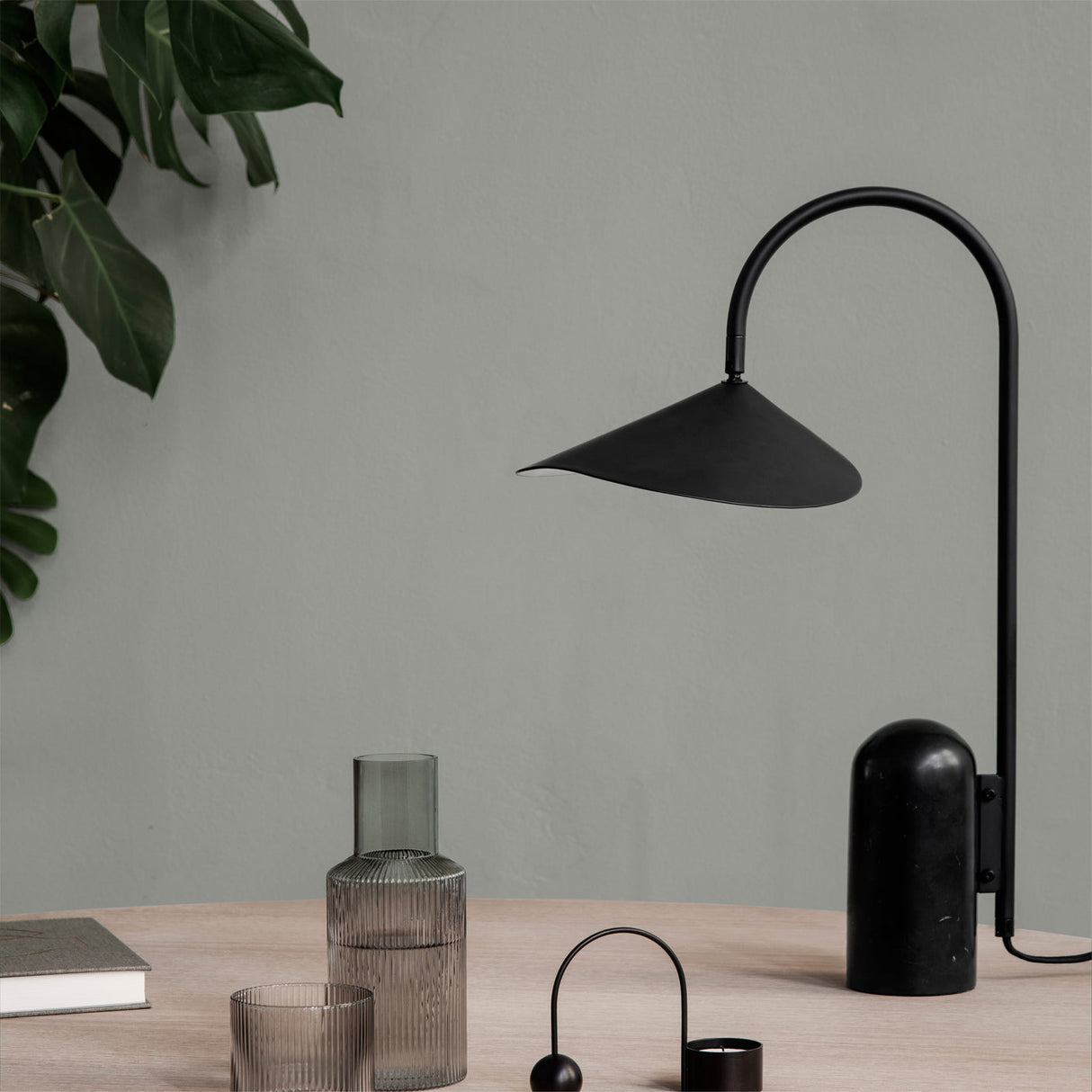 VerbaLume – Contemporary Adjustable Lighting Table Lamp