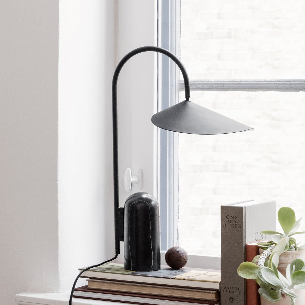 VerbaLume – Contemporary Adjustable Lighting Table Lamp
