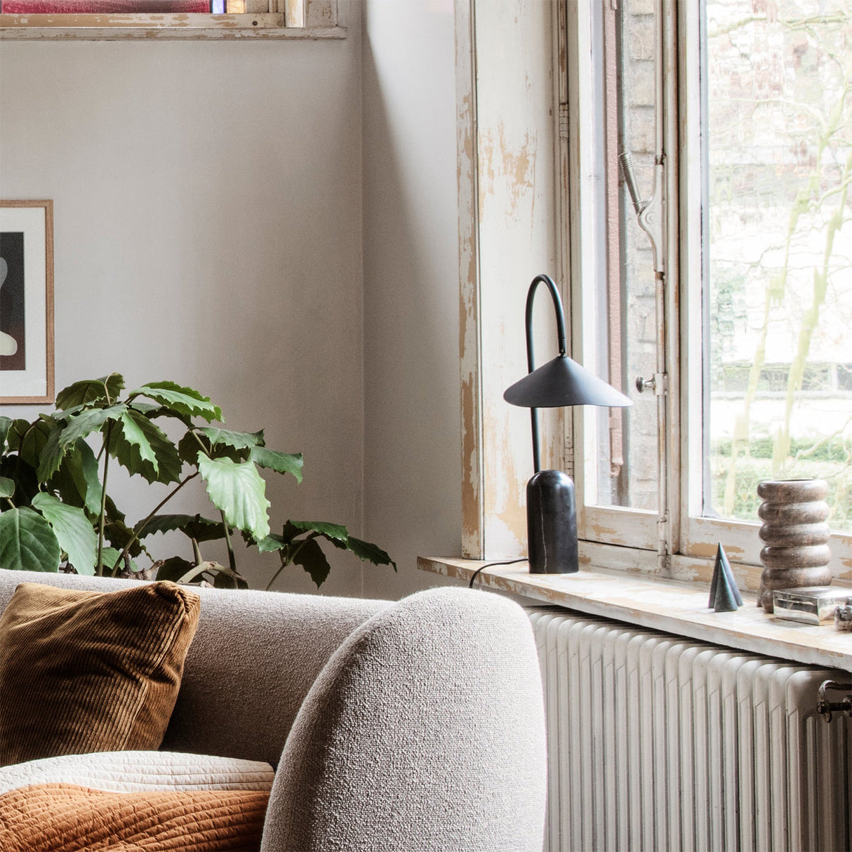 VerbaLume – Contemporary Adjustable Lighting Table Lamp