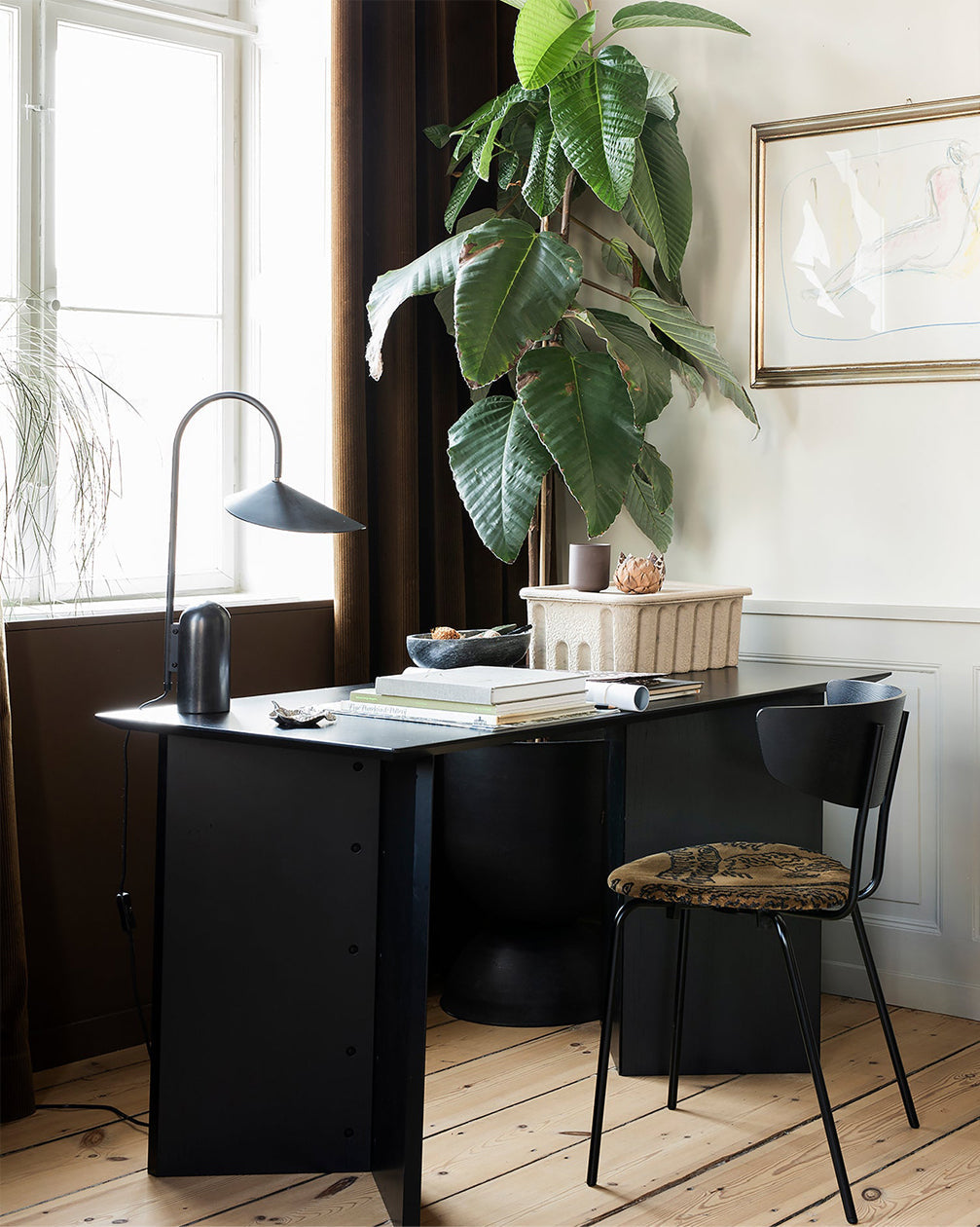 VerbaLume – Contemporary Adjustable Lighting Table Lamp