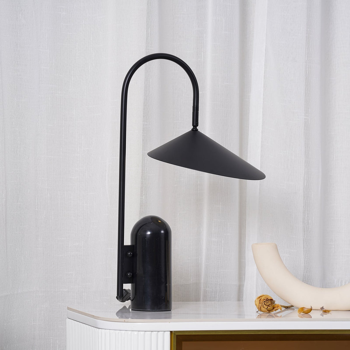 VerbaLume – Contemporary Adjustable Lighting Table Lamp