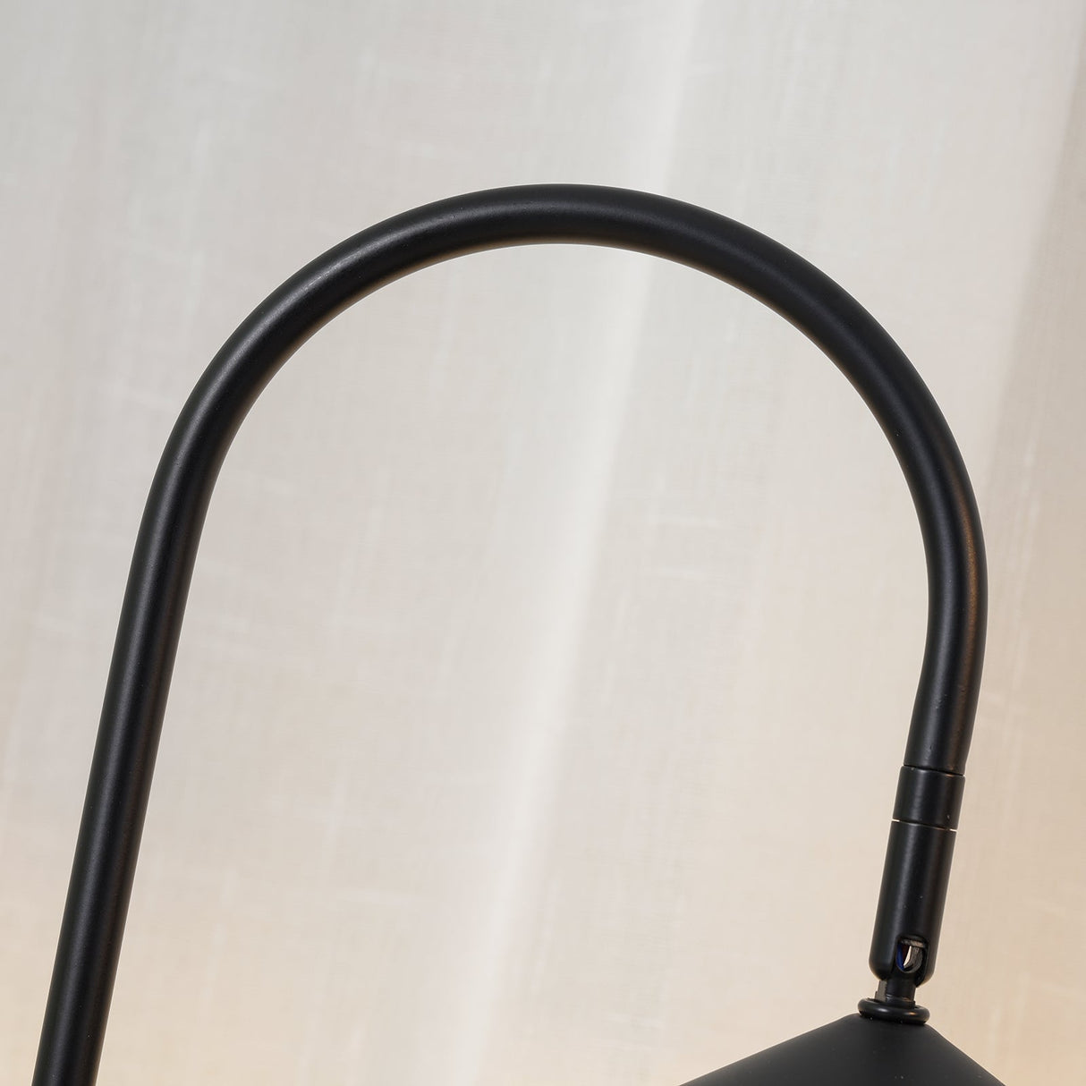 VerbaLume – Contemporary Adjustable Lighting Table Lamp