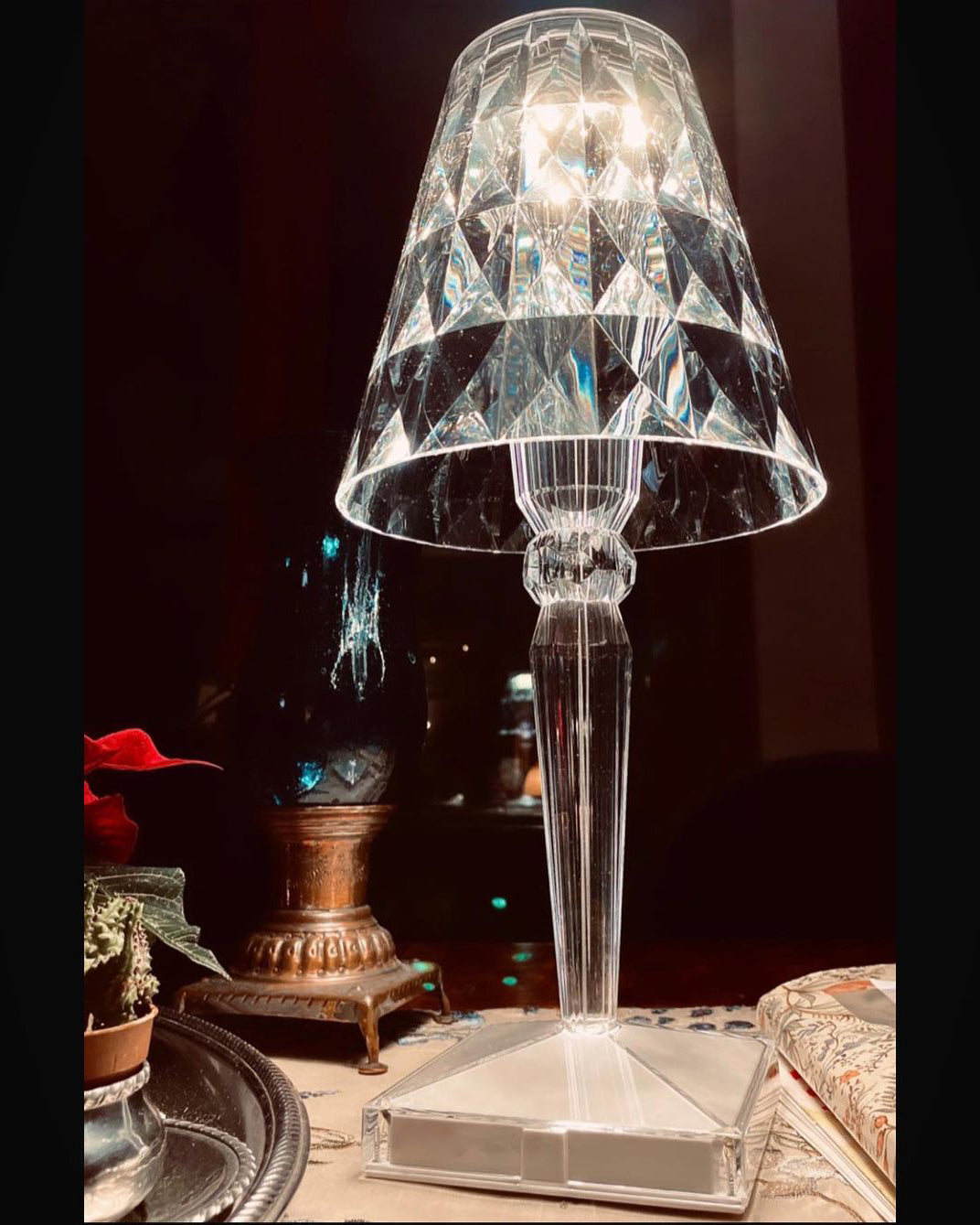 SparkleBeam - Modern LED Lamp with a Touch of Glamour