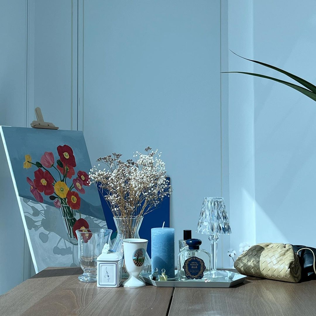 SparkleBeam - Modern LED Lamp with a Touch of Glamour