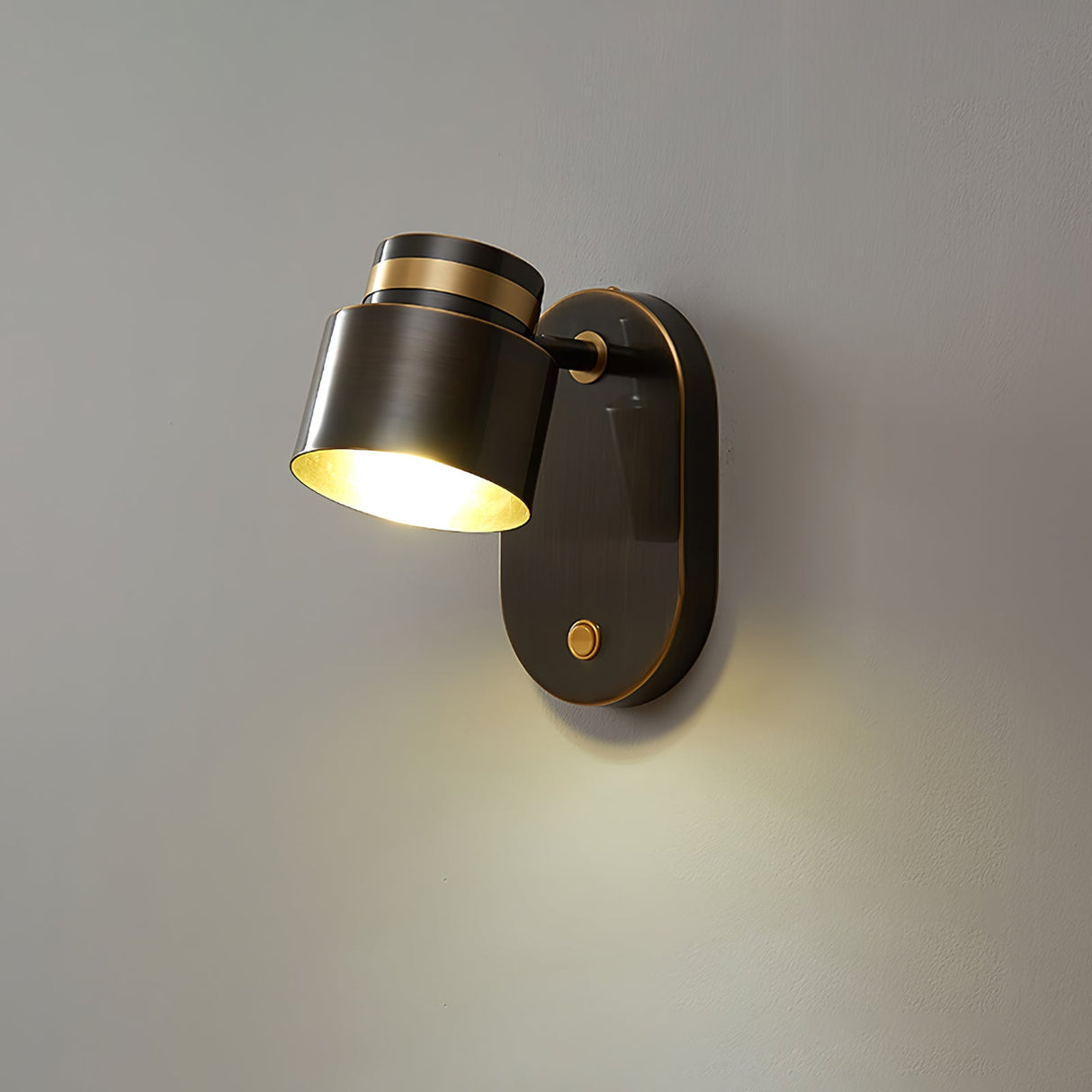 ShadowGlow - Glossy Wall Sconce
