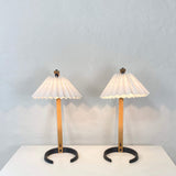 WoodFlow - Table Lamp with Natural Curves and Wooden Design