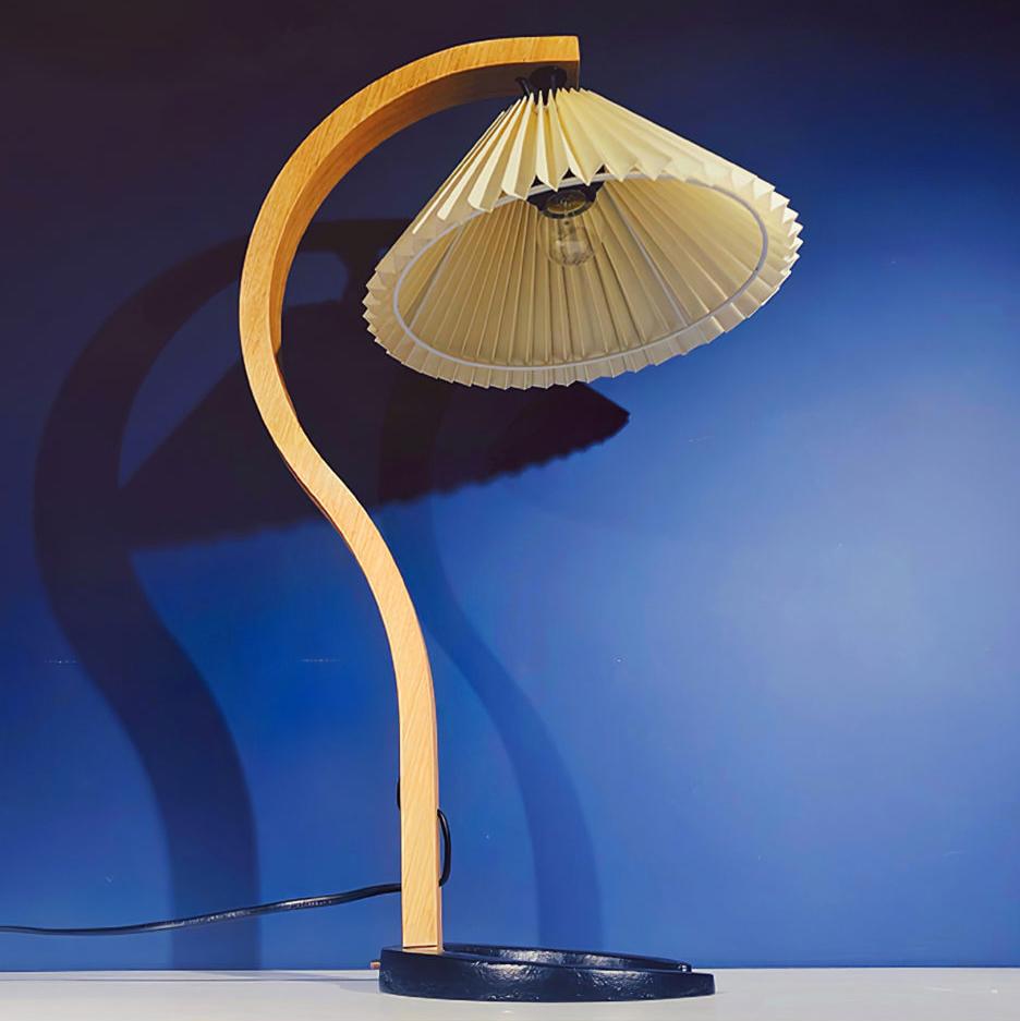 WoodFlow - Table Lamp with Natural Curves and Wooden Design