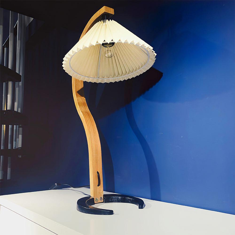 WoodFlow - Table Lamp with Natural Curves and Wooden Design