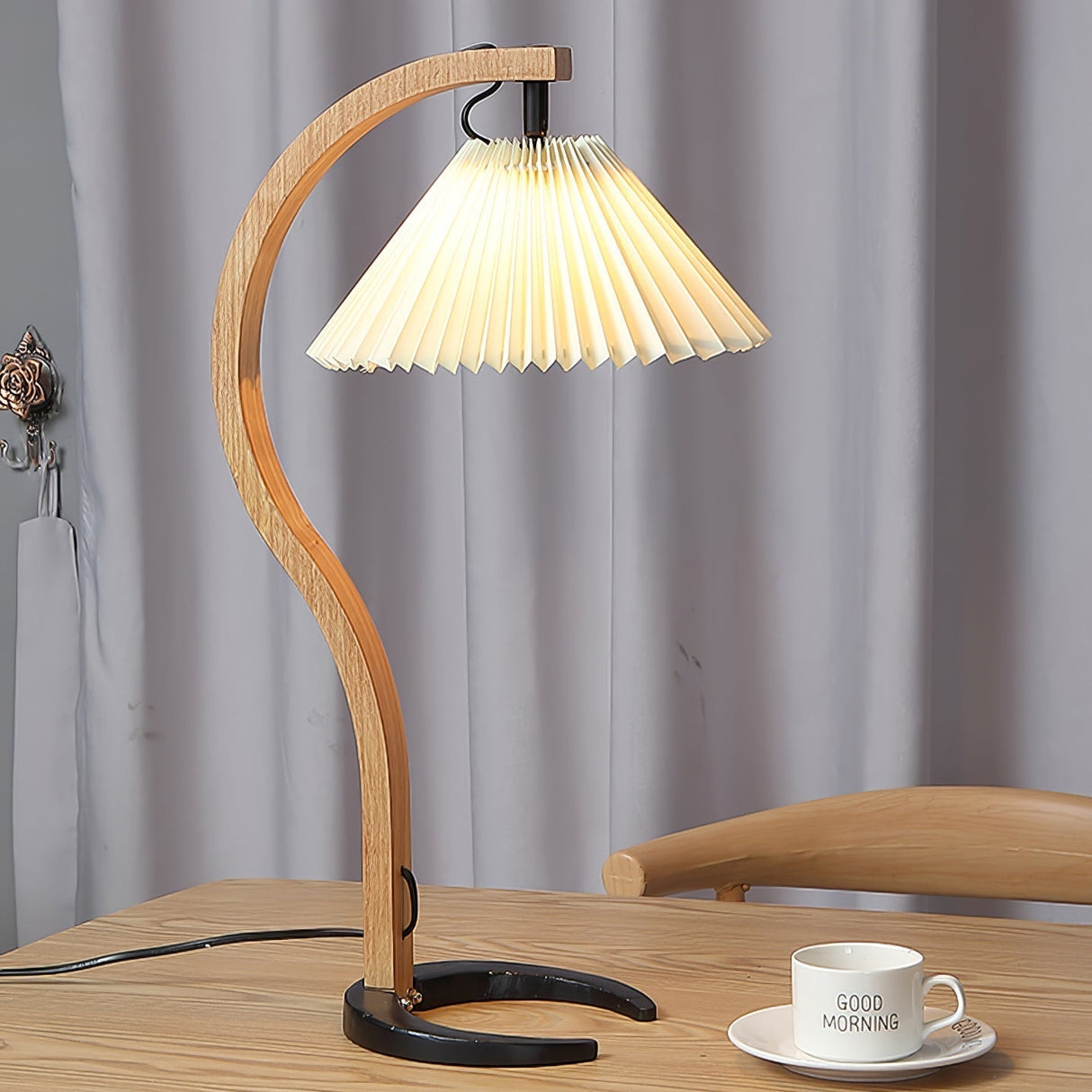 WoodFlow - Table Lamp with Natural Curves and Wooden Design