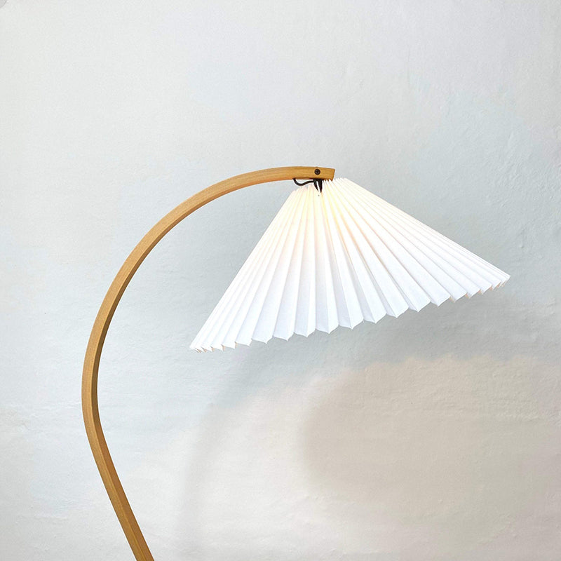 WoodFlow - Table Lamp with Natural Curves and Wooden Design