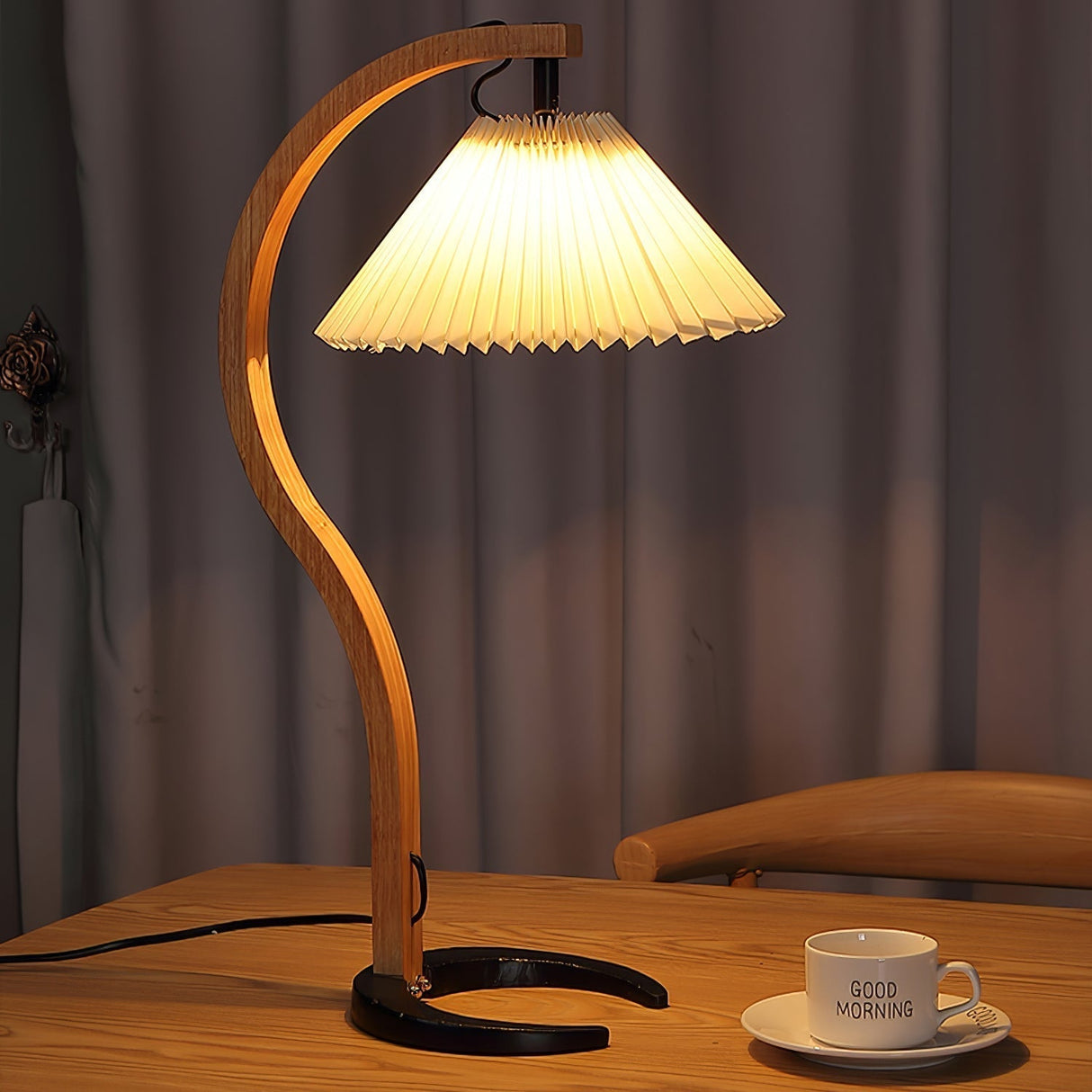 WoodFlow - Table Lamp with Natural Curves and Wooden Design