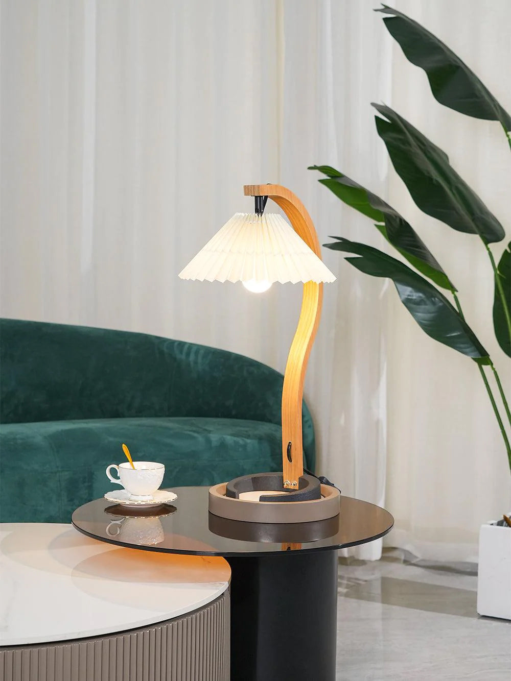 WoodFlow - Table Lamp with Natural Curves and Wooden Design