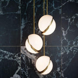 AstralAura – Crescent Moon Pendant Illumination