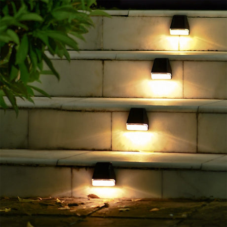 SolarAura – Chic Solar Outdoor Light for a Warm Glow