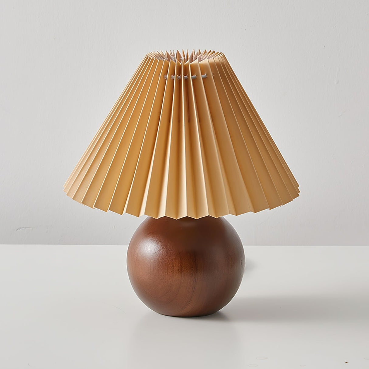 SiennaGlow - Tafel Lamp met Houten en Stoffen Ontwerp