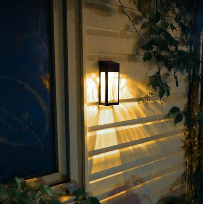 SolarBurst – Outdoor Wall Lamp with Solar Energy