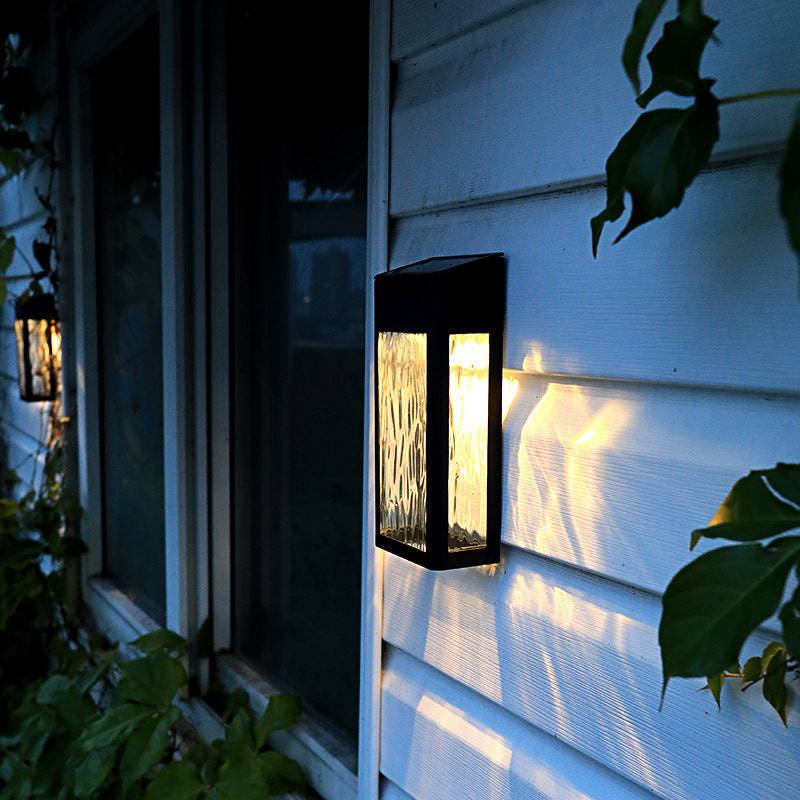 SolarBurst – Outdoor Wall Lamp with Solar Energy