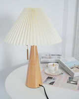 AntiqueRadiance – Elegant Wood and Metal Table Lamp