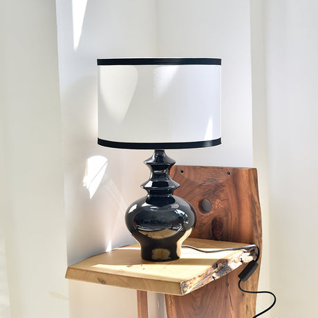 VintageGlow - Lamp with Classic Jar Design and Gentle Light