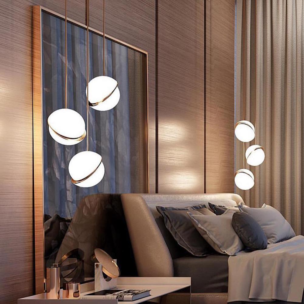 AstralAura – Crescent Moon Pendant Illumination