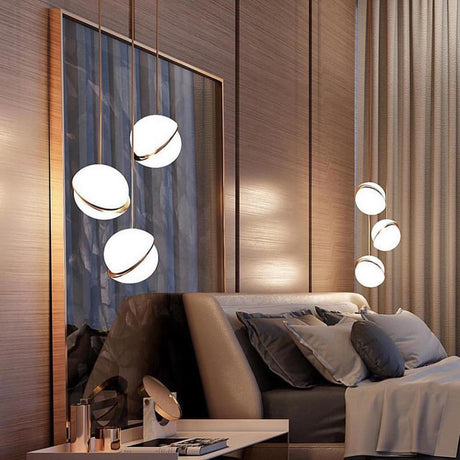 AstralAura – Crescent Moon Pendant Illumination