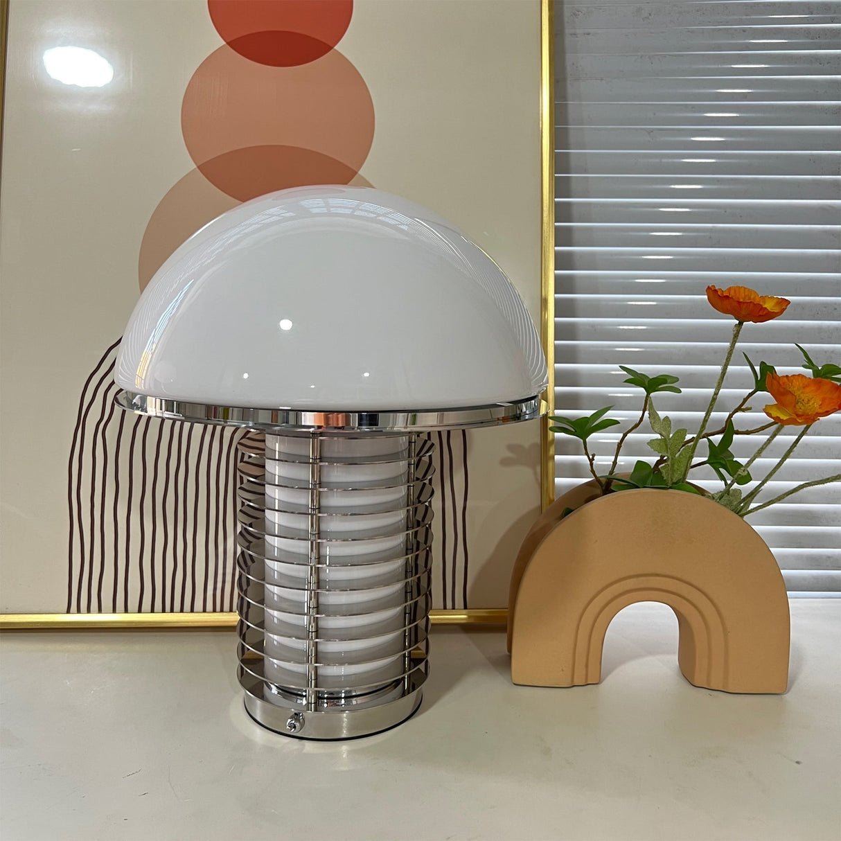SubtleGlow - Modern Table Lamp with Soft Lighting and Refined Finish