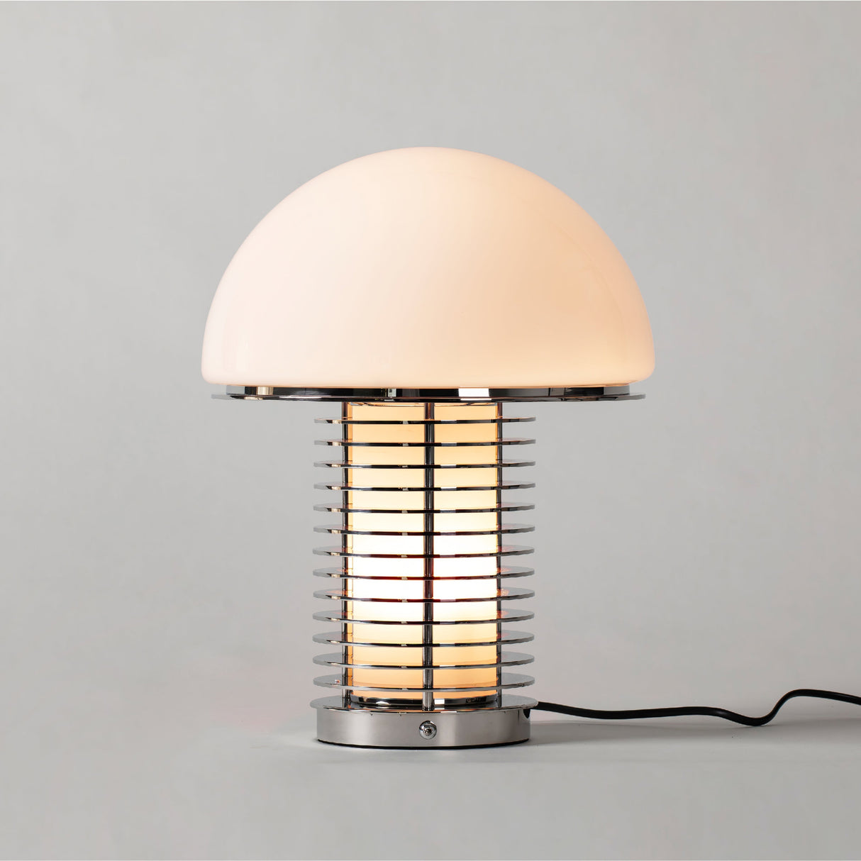 SubtleGlow - Modern Table Lamp with Soft Lighting and Refined Finish