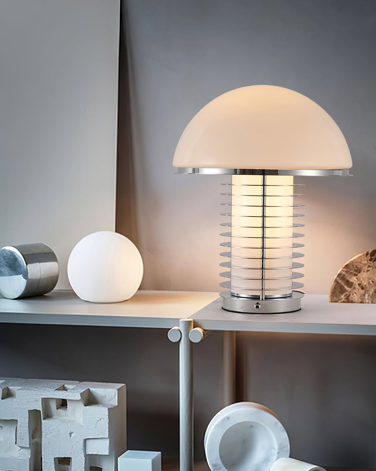 SubtleGlow - Modern Table Lamp with Soft Lighting and Refined Finish